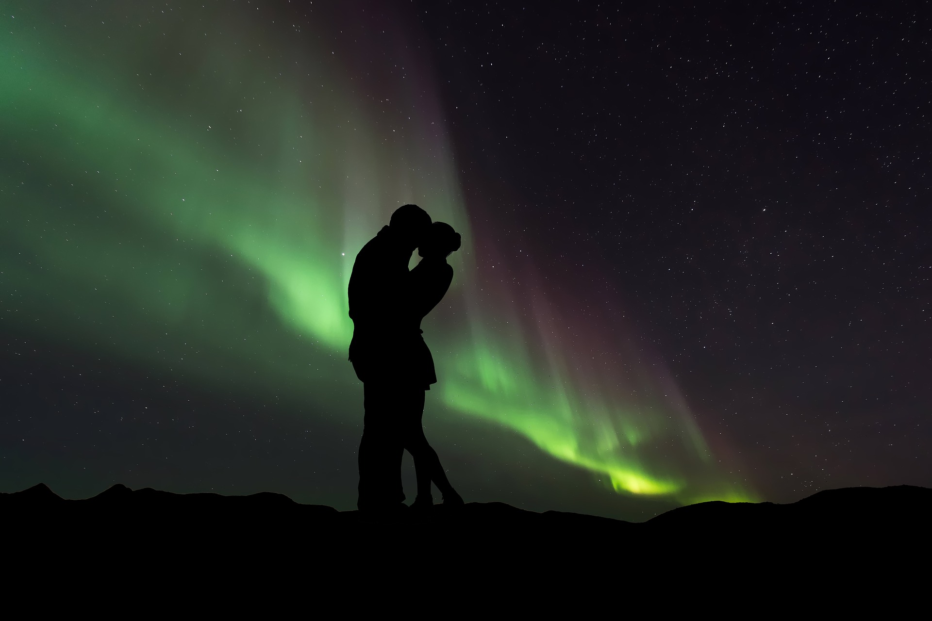 silhouette-3047796_1920